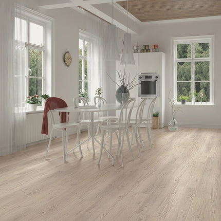 Hayes Oak in a room setting
