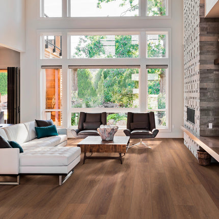 Grande Aleta Oak in a room setting