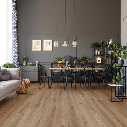 Grande Goldin Oak in a room setting