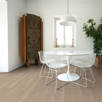 Tranquil Oak in a room setting
